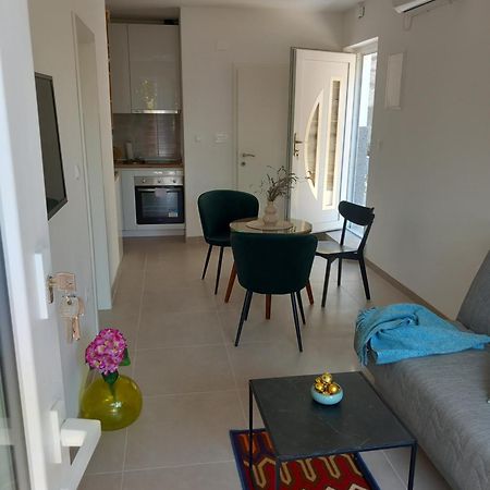 Apartments Viktorija Pula Extérieur photo