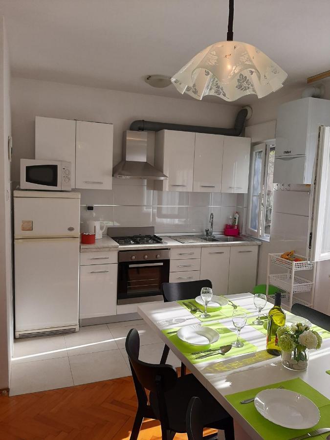 Apartments Viktorija Pula Extérieur photo