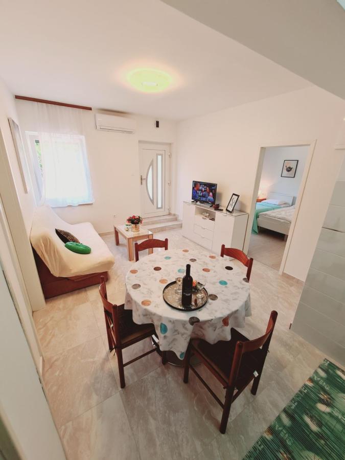 Apartments Viktorija Pula Extérieur photo
