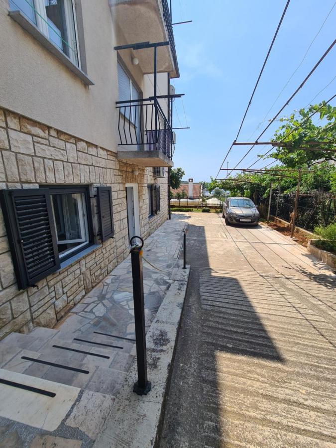 Apartments Viktorija Pula Extérieur photo