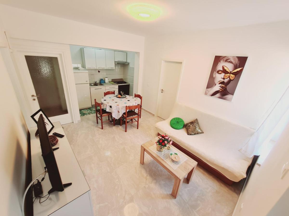 Apartments Viktorija Pula Extérieur photo
