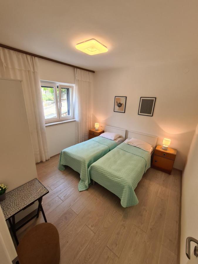 Apartments Viktorija Pula Extérieur photo