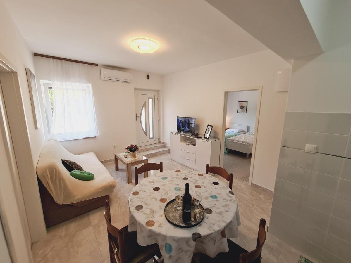 Apartments Viktorija Pula Extérieur photo